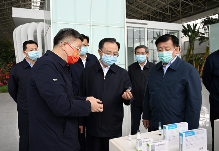 江苏省委书记吴政隆调研pg电子药业：加快推动传统中医药和现代科学相结合，为抗击疫情提供有力武器